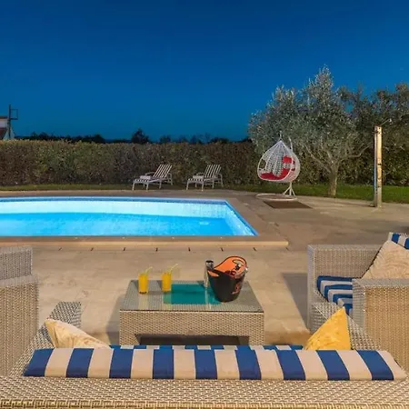 Kanco By Guide וילה